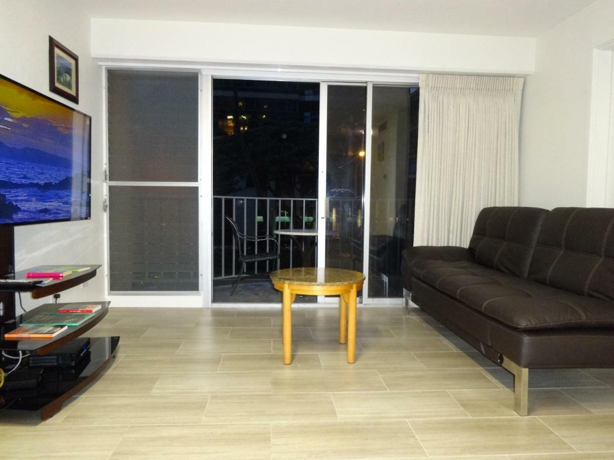 Waikiki 2BR King/King Beds Newly Renovated Apartment Honolulu Bagian luar foto