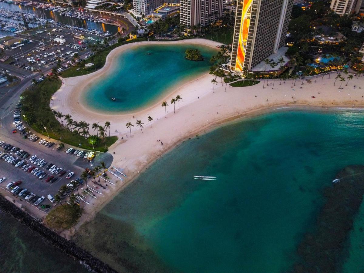 Waikiki 2BR King/King Beds Newly Renovated Apartment Honolulu Bagian luar foto